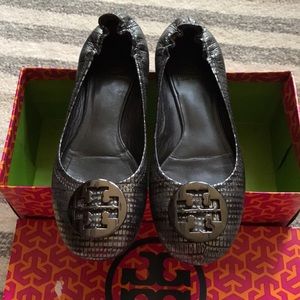 💙💙 Like new Pewter Tory Burch Flats